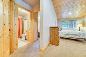 3 bedrooms, free Internet, bed sheets