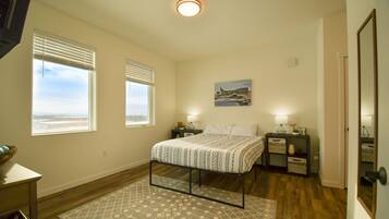 3 bedrooms, desk, travel cot, free WiFi