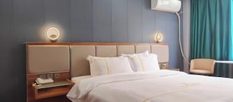 Zhonglv Hotel