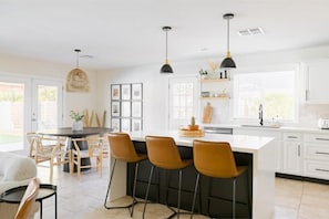 Fridge, microwave, oven, stovetop - Renovated Modern Boho | Pool/Hot Tub | PHX Vibes (Phoenix)