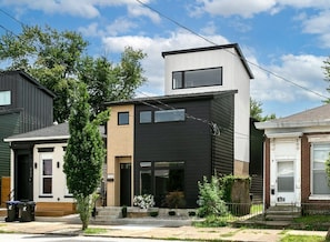 Exterior - Bourbon Trail-King Bed-BBQ-Fire Pit-W&D-Office (Louisville)