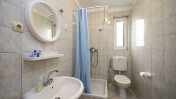 Shower, towels