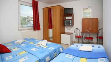 1 bedroom, internet, bed sheets