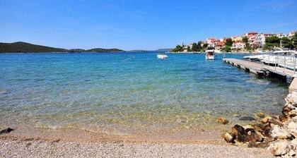 Apartments & Rooms Villa Petra - One Bedroom Apartment with Balcony and Sea View - 2