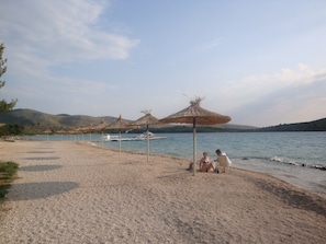 Beach - Apartments & Rooms Villa Petra - One Bedroom Apartment with Balcony and Sea View - 3 (Žaboric)