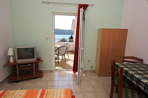 Dining - Apartments & Rooms Villa Petra - Superior One Bedroom Apartment with Terrace and Sea View - 2 (Žaboric)