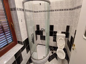 Shower, hair dryer, towels - Rooms Argo - Yellow Double Room (Cres)