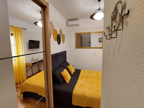 Rooms Argo - Yellow Double Room
