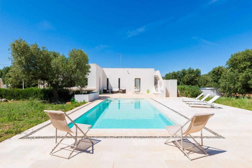 Beautiful Puglia Villa | Close to resort Centre & Beach | Private Pool | Carovigno