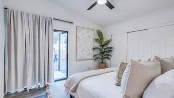 4 Schlafzimmer, Schreibtisch, Bügeleisen/Bügelbrett, Reisekinderbett