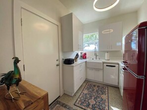 Réfrigérateur, cafetière/bouilloire