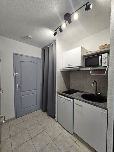 Apartment in a quiet residence 200m from the beach