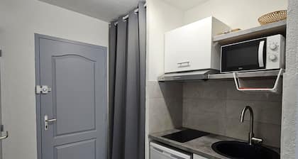 Apartment in a quiet residence 200m from the beach