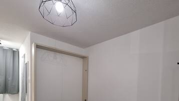 1 chambre, fer et planche Ă repasser, lit parapluie, draps fournis