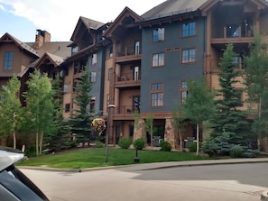 Exterior - Ski-in Ski-out  Two-Bedroom Condo (Breckenridge)