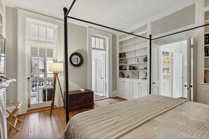 4 habitaciones, tabla de planchar con plancha, wifi y ropa de cama 