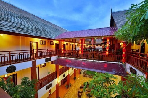 Jinghong Jinyun Inn (Gaozhuang Star Night Market)