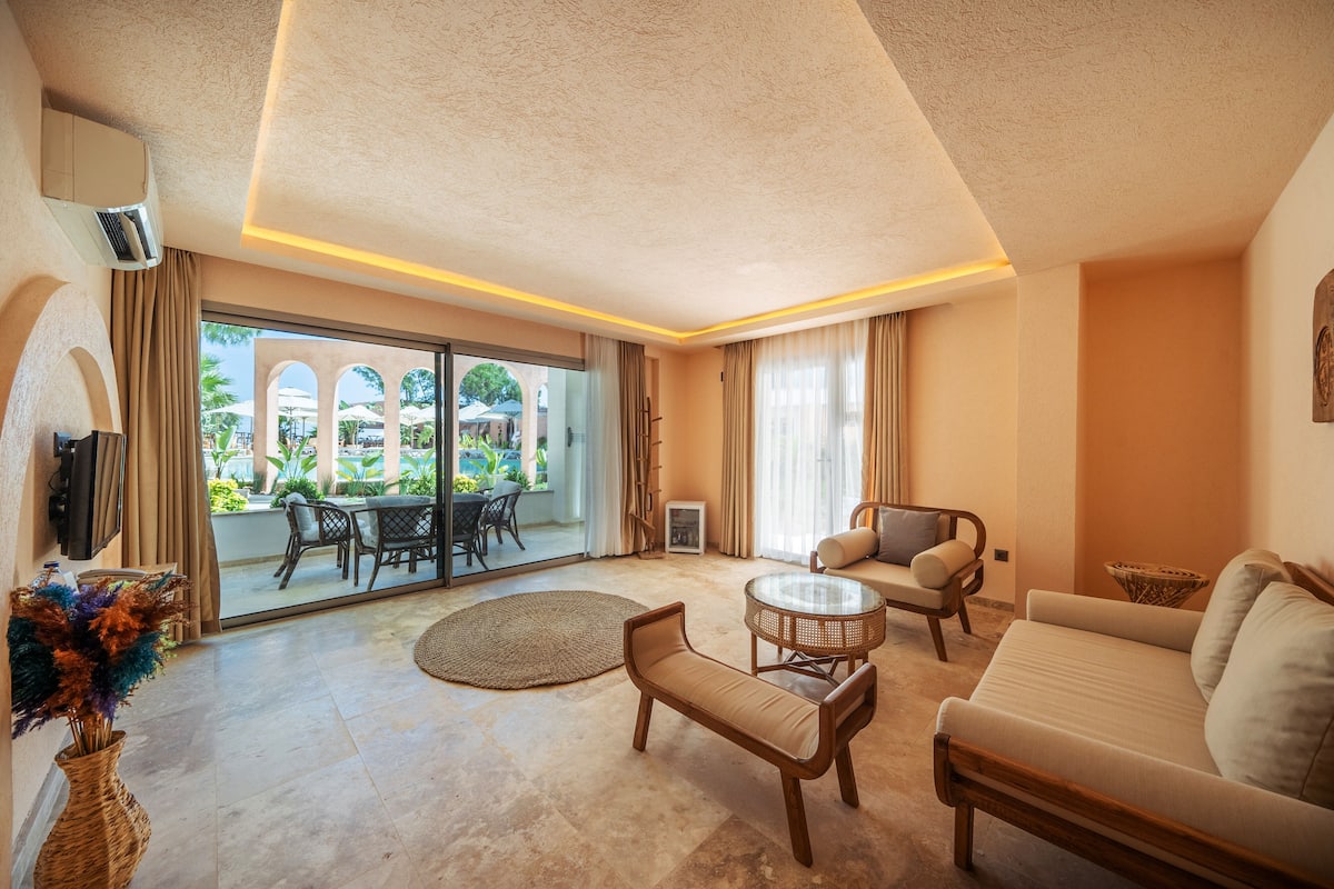 2+1 Suite Room | 起居區 | 30-吋電視，提供衛星頻道