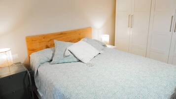 2 間睡房、熨斗/熨衫板、可攜式嬰兒床、免費 Wi-Fi