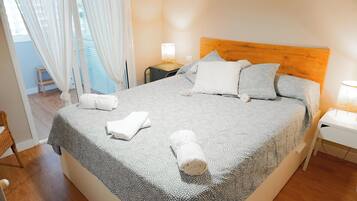 2 slaapkamers, een strijkplank/strijkijzer, gratis wifi, beddengoed