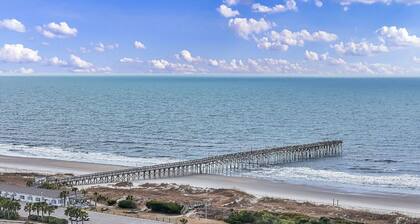 HEATED POOL! Book your next vacation today! Great location!