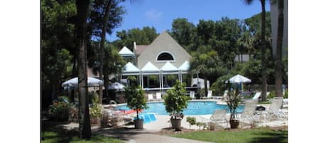 Outdoor pool, a heated pool