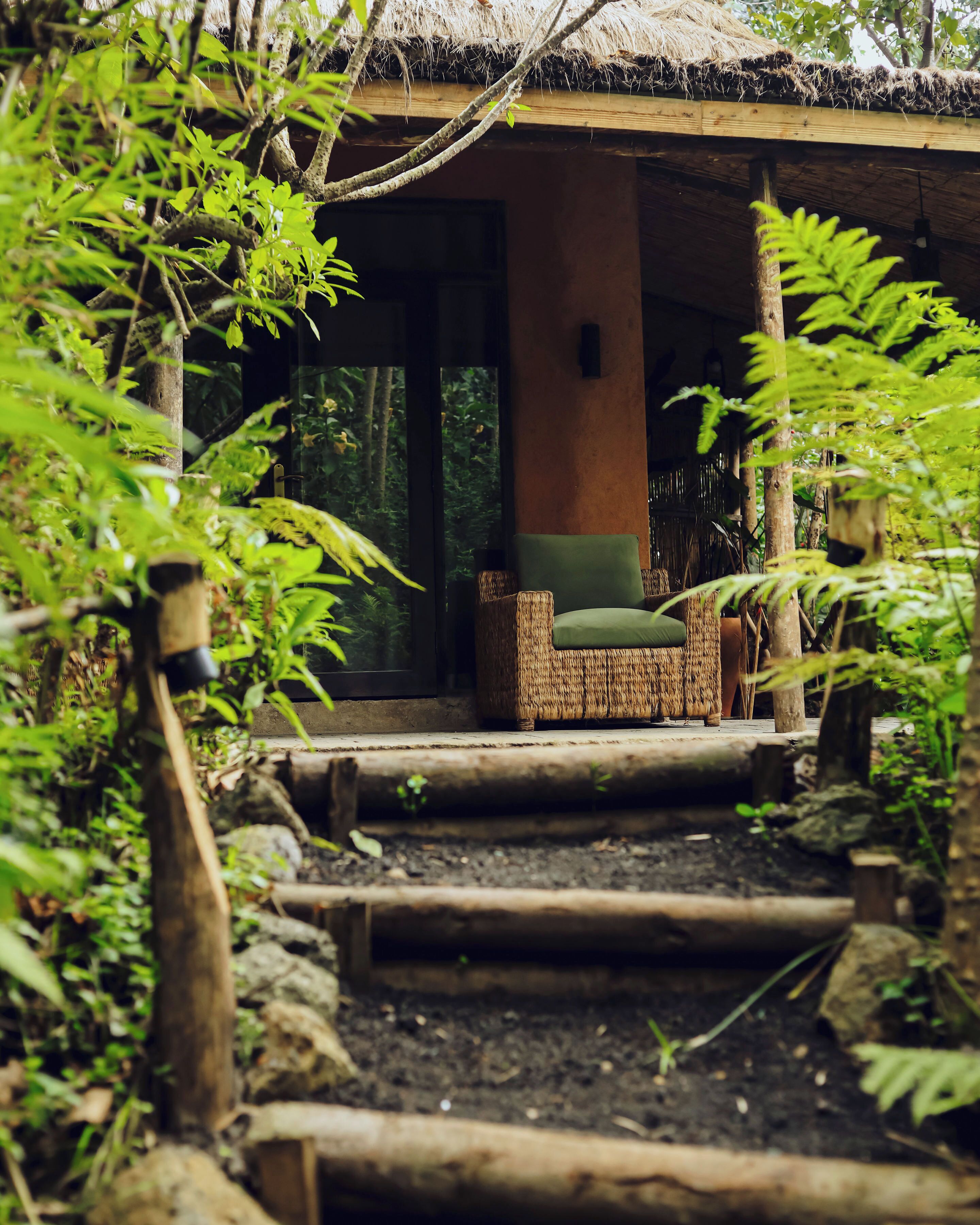 Massages aux pierres chaudes, massages des tissus profonds