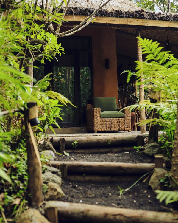 Massages aux pierres chaudes, massages des tissus profonds