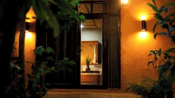 Chambre Luxe Double ou avec lits jumeaux | Literie de qualité supérieure, couette en duvet d'oie, surmatelas