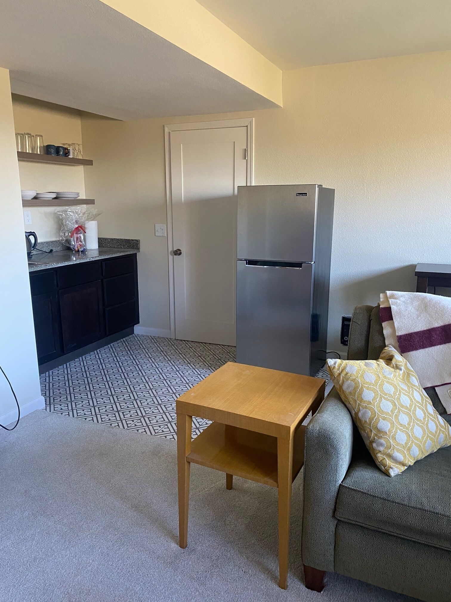 Apartment with views of Narrows Bridges and Puget Sound!