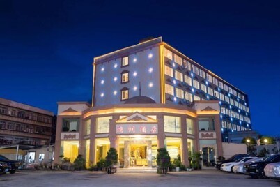 Kunming Hongrun Hotel (Kunming Railway Station MixC Branch)