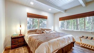 3 bedrooms, internet (free), bed sheets