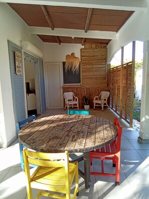Outdoor dining