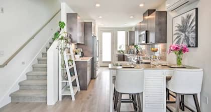 Modern Townhome in Ballard with Private Roof Deck