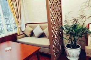 Unclassified image, 4 of 9, button - Jiulongminghua Business Hotel (Jiulong)