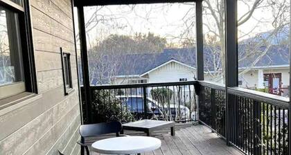 Luxurious 3-BR Home: BBQ Grill, Hot Tub & Fire Pit