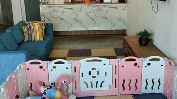 Kawasan main kanak-kanak – tertutup