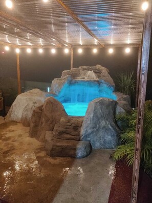 Piscine couverte, piscine extérieure