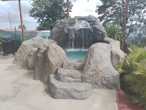 Piscine couverte, piscine extérieure