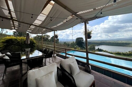 Hermosa Casa Bamboo Con Vistas!