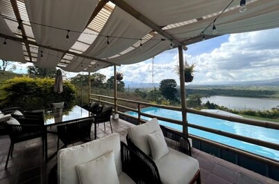 Hermosa Casa Bamboo Con Vistas!