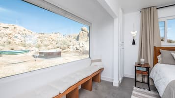 3 habitaciones, escritorio, tabla de planchar con plancha y wifi gratis