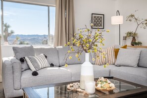 Smart-TV, peis og stereoanlegg