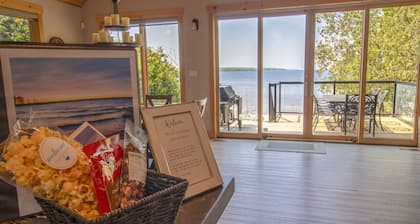 Spectacular Waterfront three Bedroom Home!