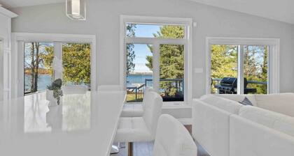 Modern Waterfront Home on Georgian Bay w/ Hot Tub!