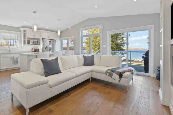 Smart TV, fireplace, video games, ping pong