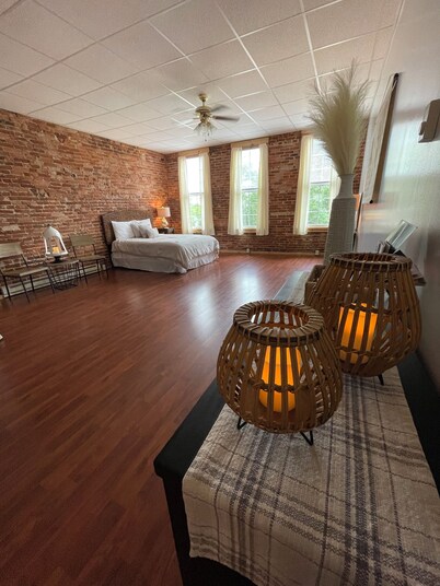 Unique loft in historic downtown 