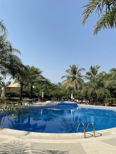 KëR Nibissawe: Villa with a resort style pool at guarded residence by the beach