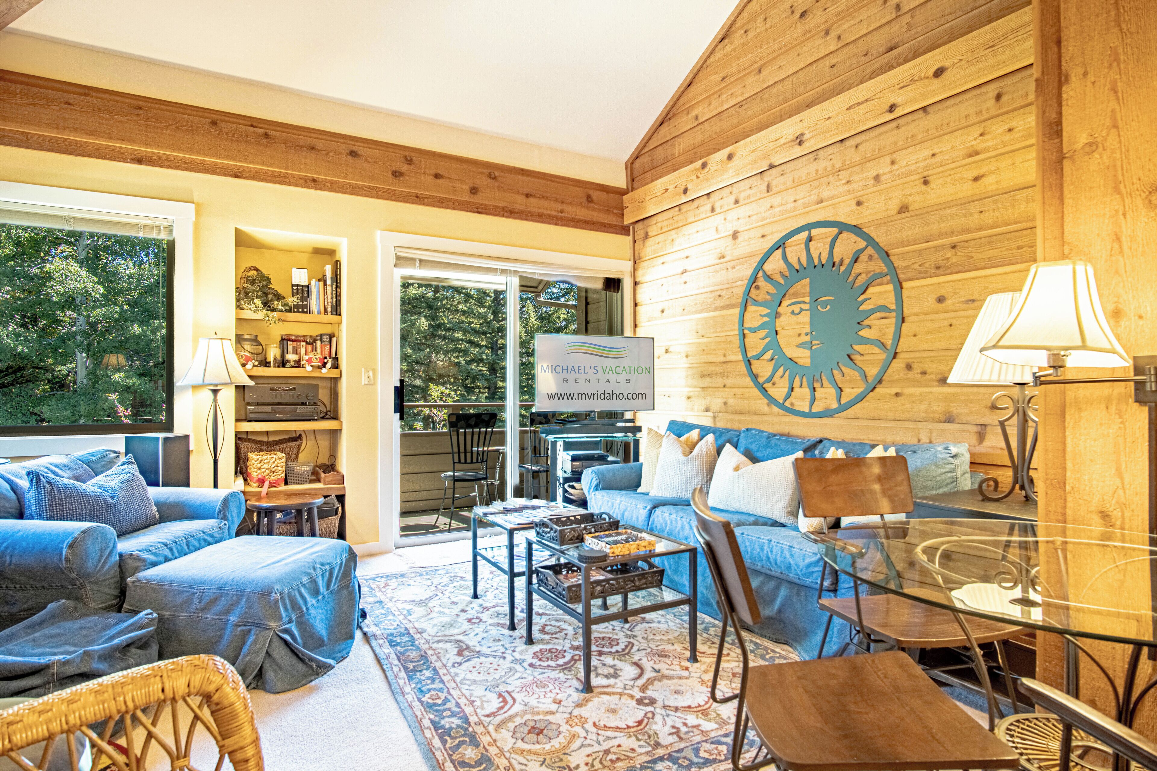 电视、壁炉、立体声音响