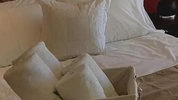 Condo clásico | 2 habitaciones, wifi gratis y ropa de cama